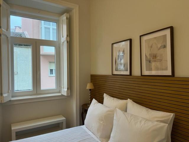 Romantic & Renewed 1 bedroom Apartment in Campolide - 1E photo 2