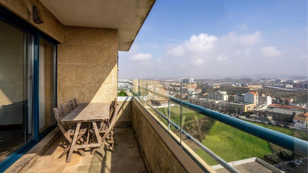 Seaside 3BR Flat in Póvoa by LovelyStay — photo 1