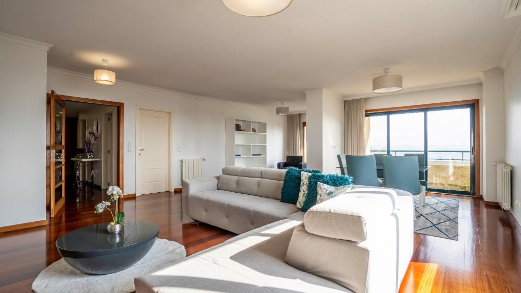 Seaside 3BR Flat in Póvoa by LovelyStay photo 3