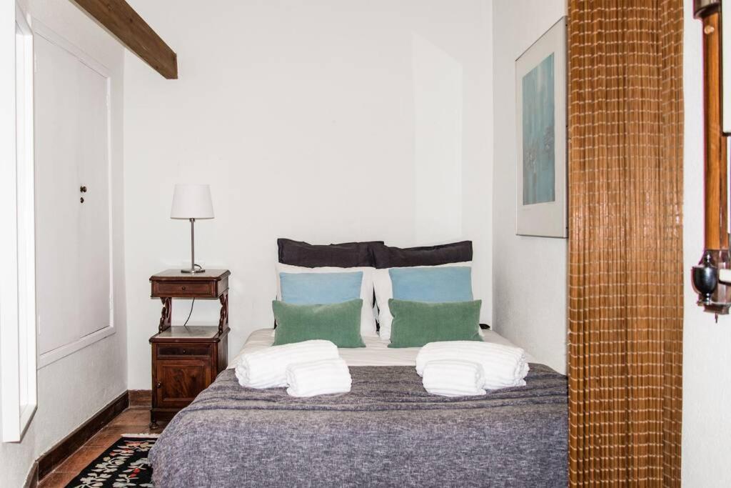 Traditional and Charming Flat - 15min to the sea photo 2