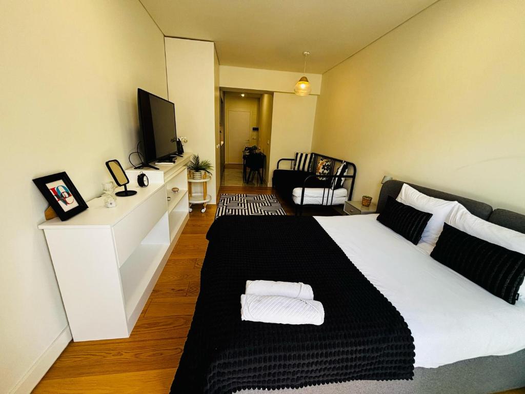 The Crespo - NO 39 - Modern Studio Apartments photo 2