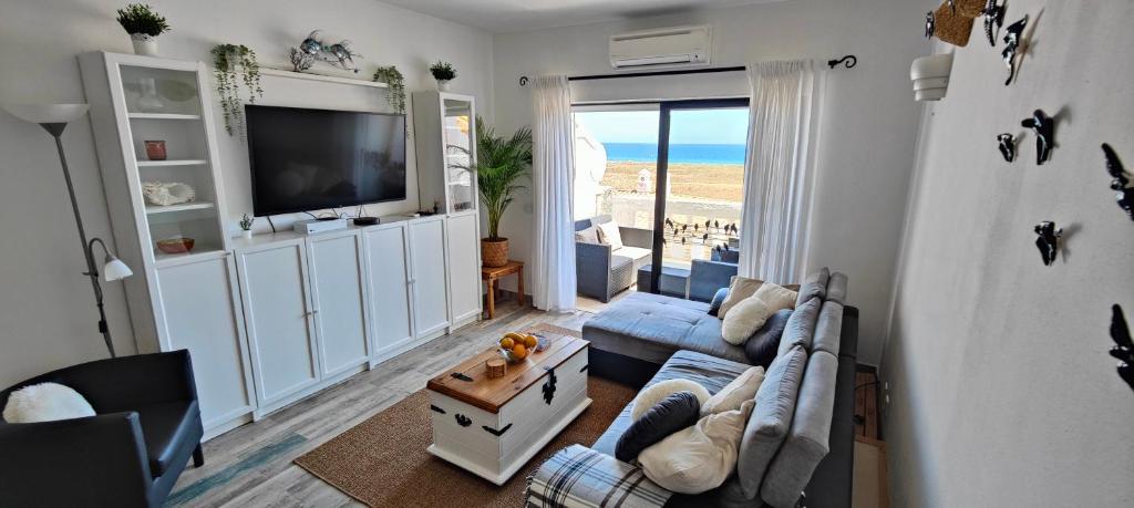 The Swallow's rest beach house - Meia Praia photo 2