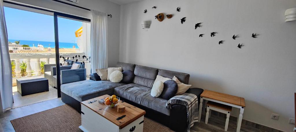 The Swallow's rest beach house - Meia Praia photo 3