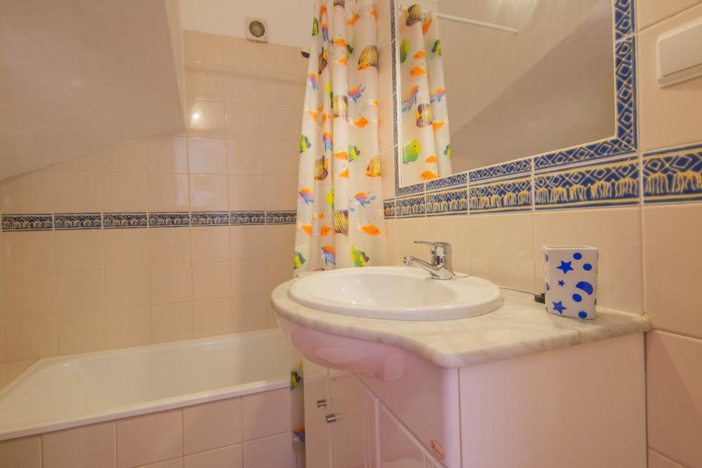 SUNNY HOUSE by Stay in Alentejo photo 3