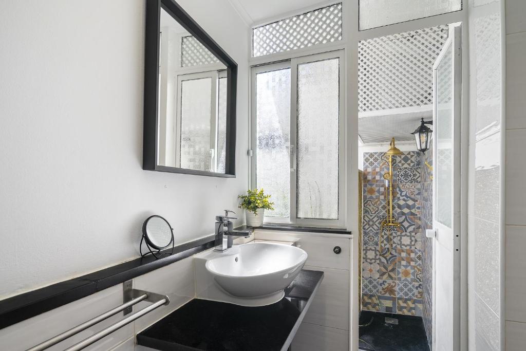 WHome Stylish Family Residence in the Heart of Chiado photo 3
