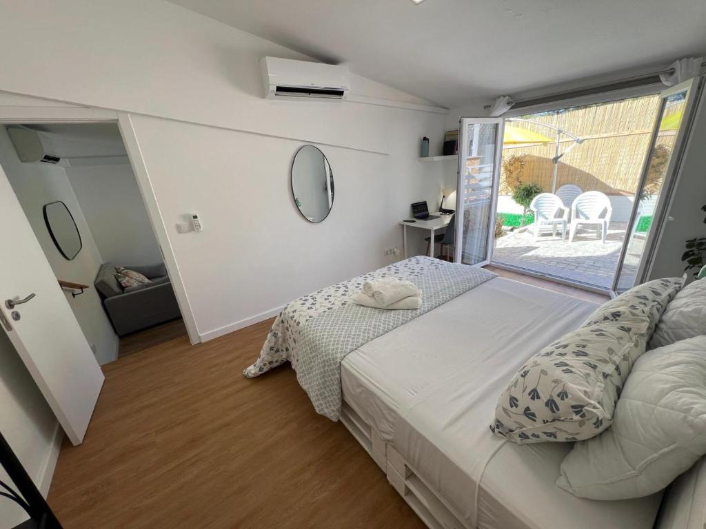 Sunset Pool Villa In Lisbon photo 2