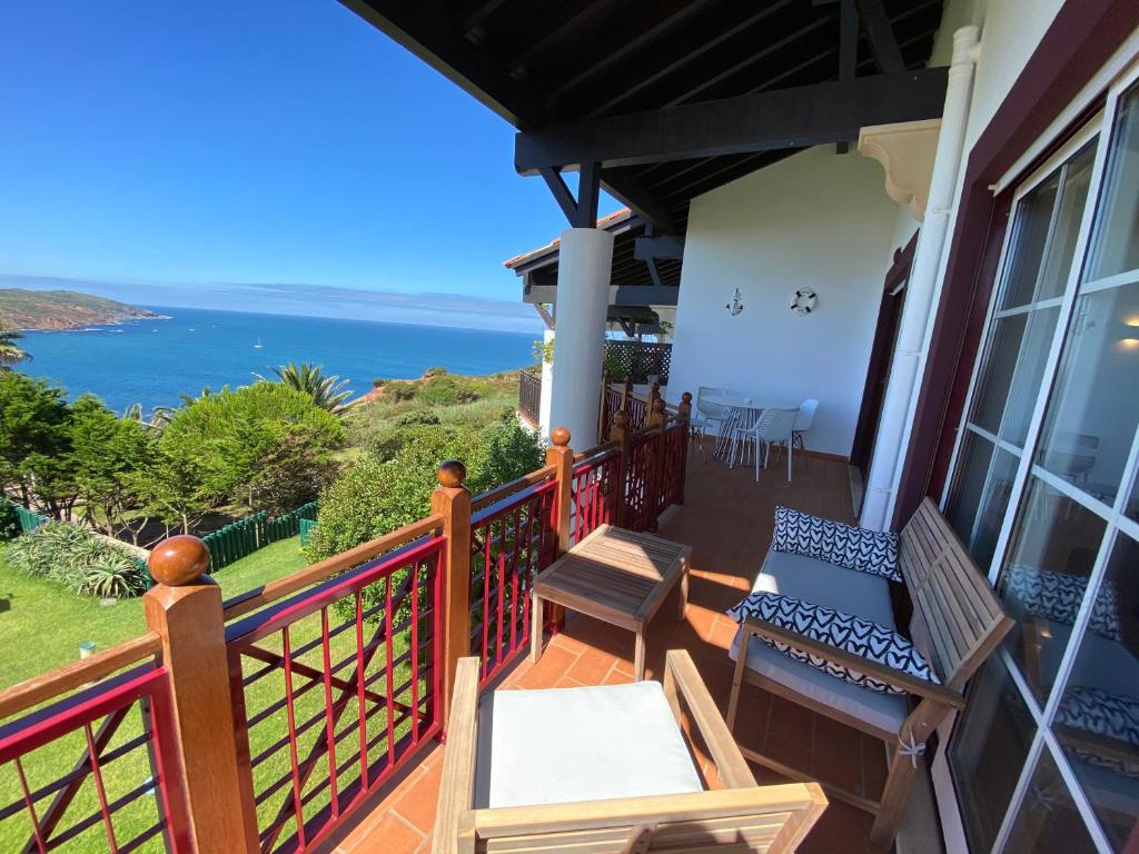 Top villa with extraordinary view of Atlantic — photo 1