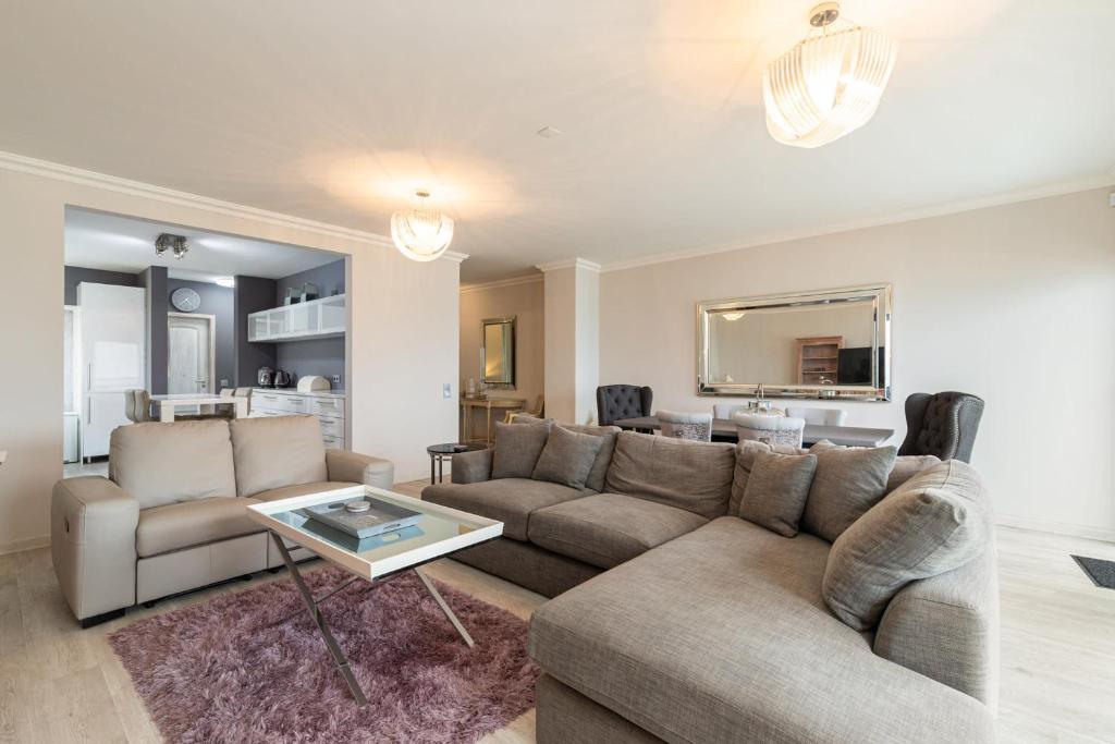 Seaview & Sunsets Apartment photo 3