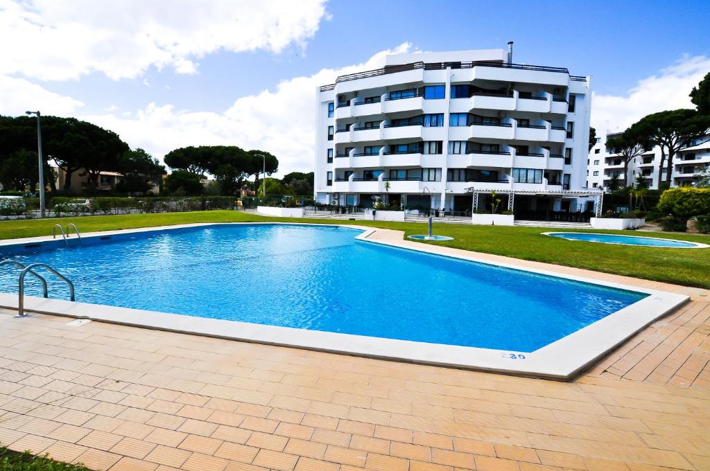 T1 Tenis Golf Mar- Marina de Vilamoura- Piscina — photo 1