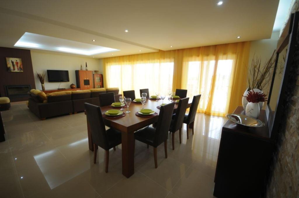 Superb Esposende Villa 5 Bedrooms Villa Agobar Tennis Court — photo 1
