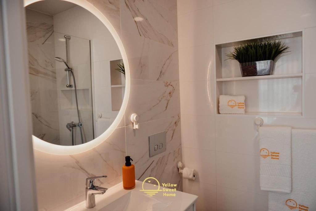 Yellow Sweet Home - Maria e Beatriz photo 3
