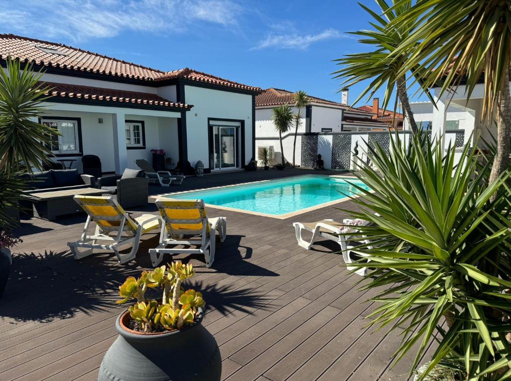 Spacious quiet charming villa with private pool and close to Lisbon — photo 1