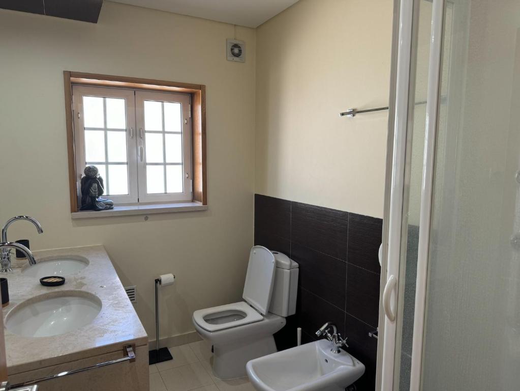 Spacious quiet charming villa with private pool and close to Lisbon photo 3