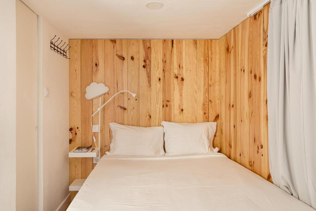 Studio Nest - Near the train to Lisbon & Sintra photo 2