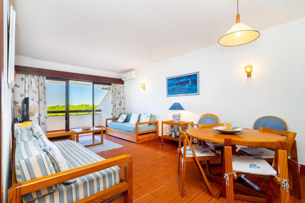 WHome | Vilamoura Sunny Apartment photo 2