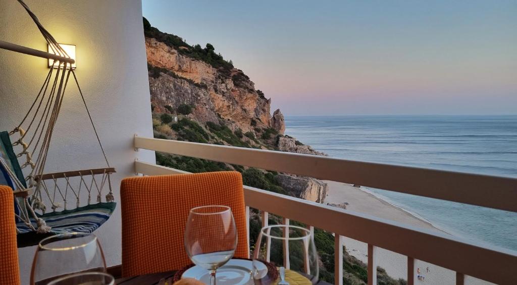 Sesimbra Sun&Sea - Beachfront Apartment! photo 2