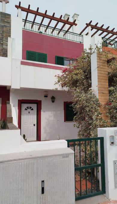 The South Sunny House - A Casa a Sul — photo 1