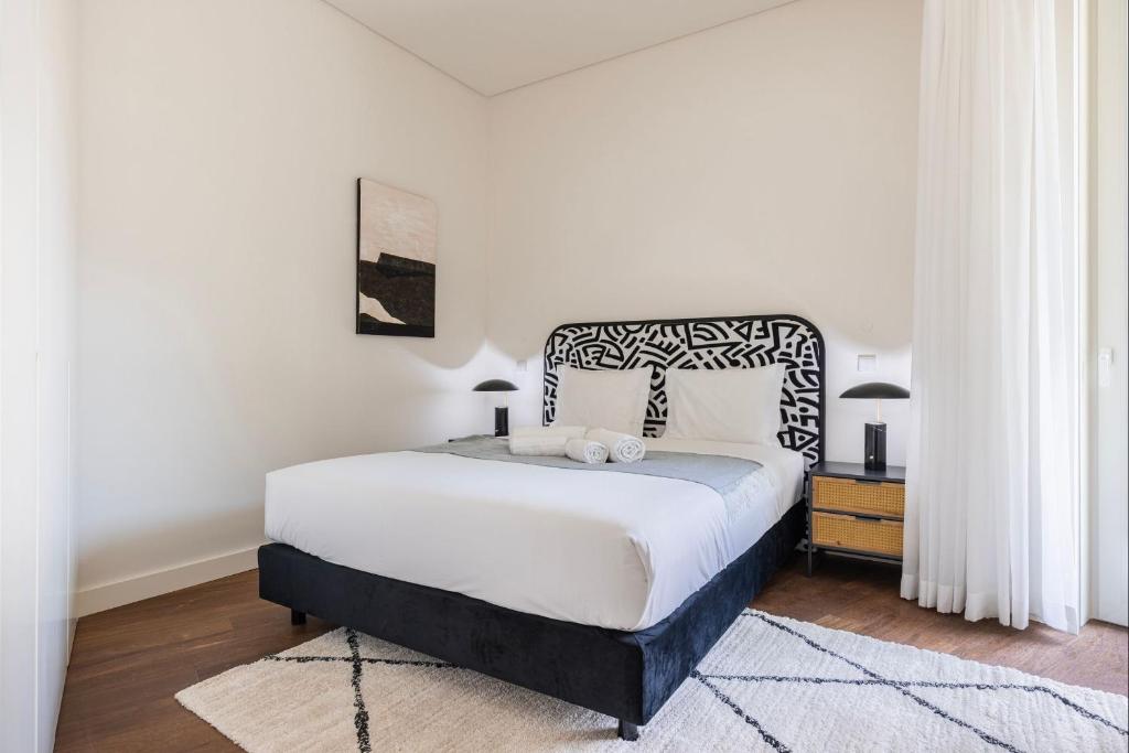Deluxe Apartment in City Center by LovelyStay — photo 1