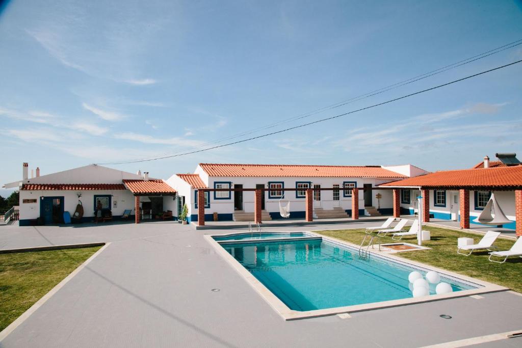 Zulla Nazaré`s Surf Village photo 3