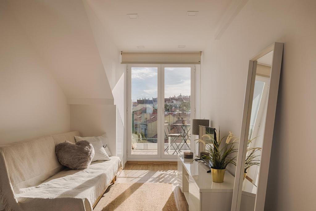 Romantic Gem with 2 Terraces in Alcântara — photo 1