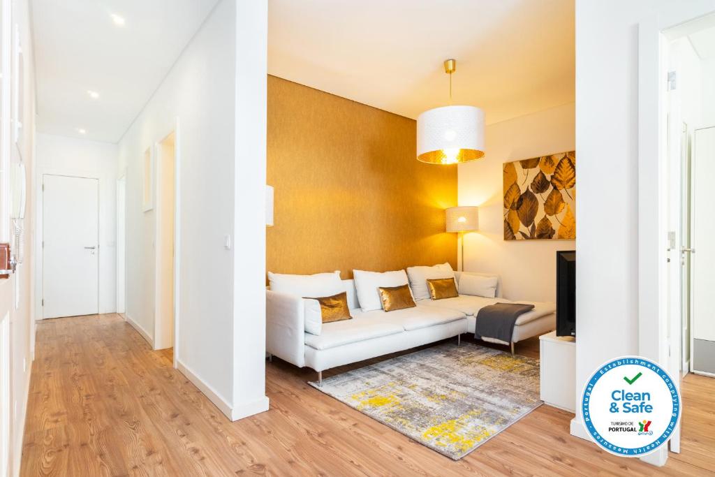 WHome | Golden Premium Apartment — photo 1