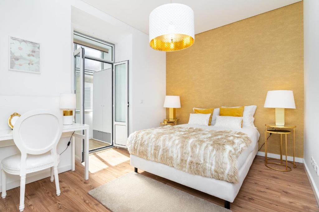 WHome | Golden Premium Apartment photo 2