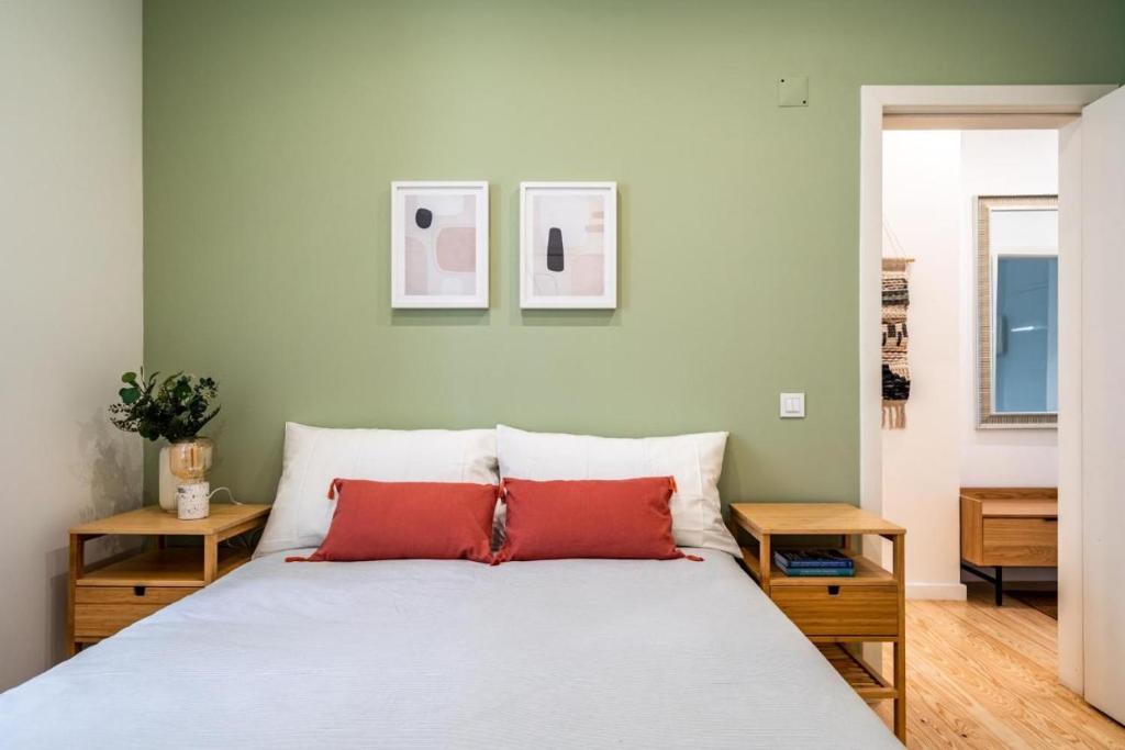 WHome Chic 2-Bed near Santos & Alcântara perfect for Families & Couples photo 2