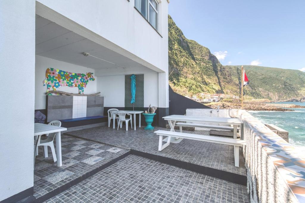 The Waves Hostel by Amazing Madeira photo 3