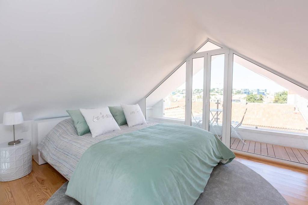 Seaside With a View - 200m away from the beach! photo 2