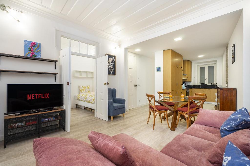 WHome Bairro Alto 2-Bed Central Location Fully Equipped — photo 1