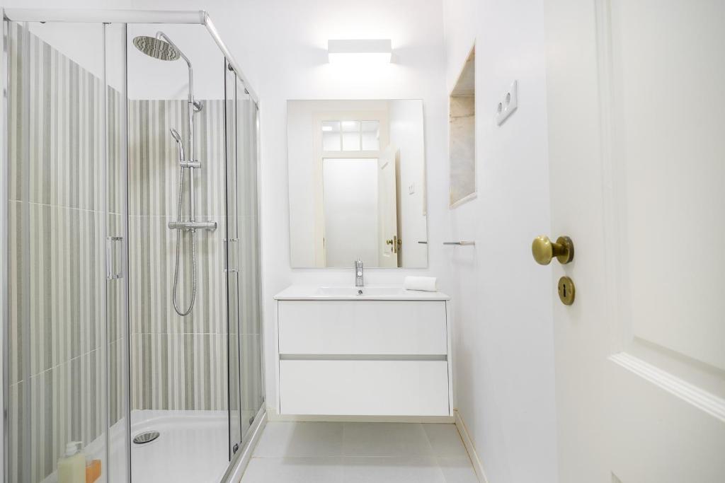 WHome Bairro Alto 2-Bed Central Location Fully Equipped photo 3