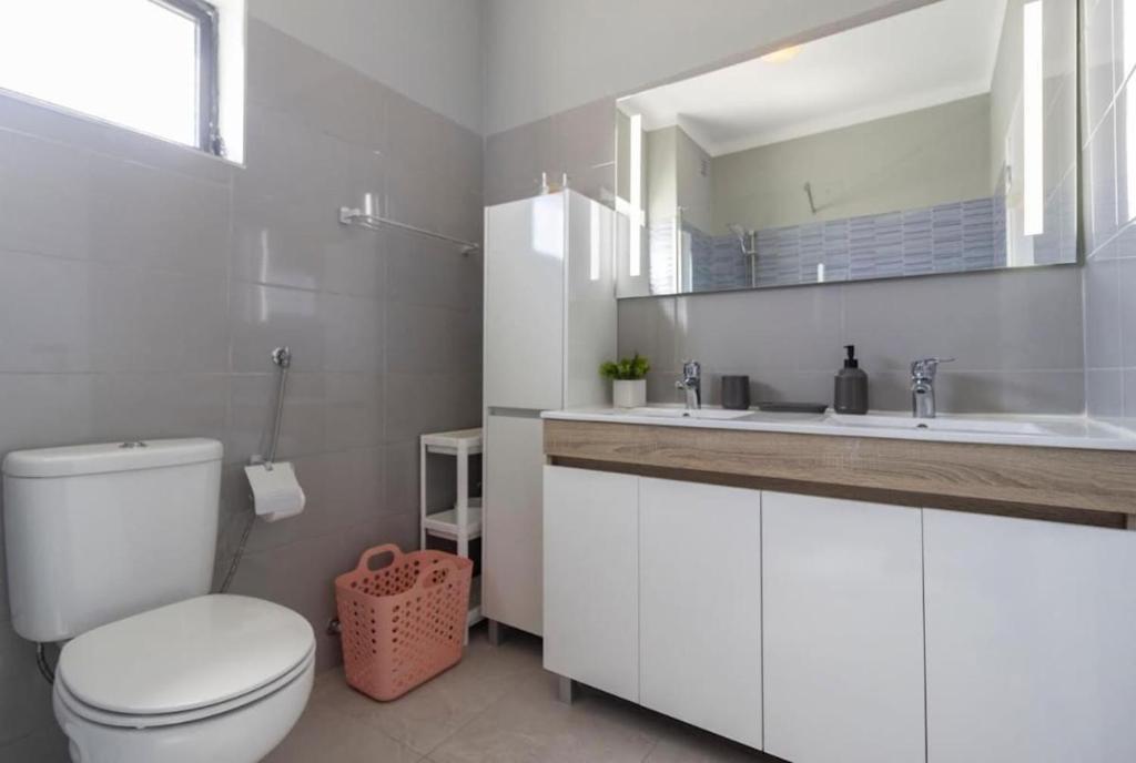 2 bed - Amazing apartment up to 4 people photo 3