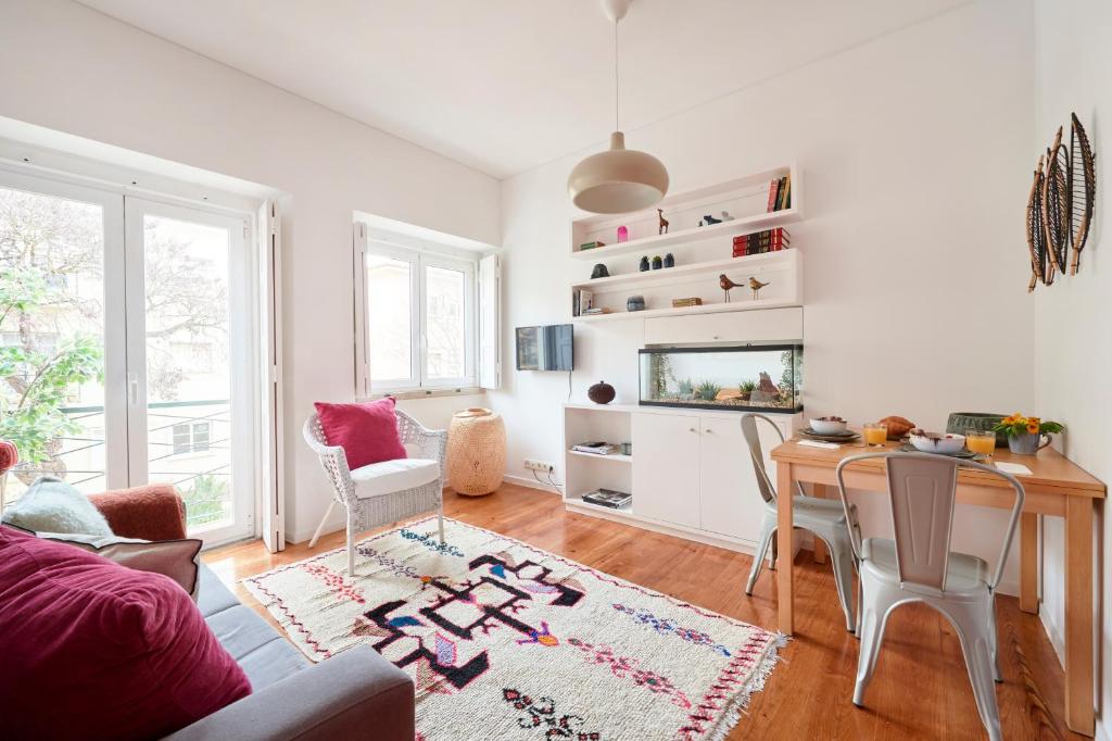 Sunny Renovated Apt With AC — photo 1