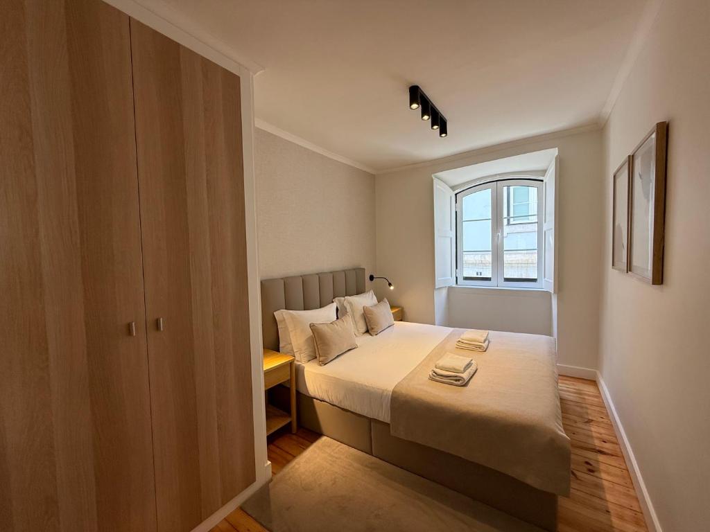 C1 Modern & Bright! Charming Apartment with 2 Bedrooms in Bairro Alto photo 2