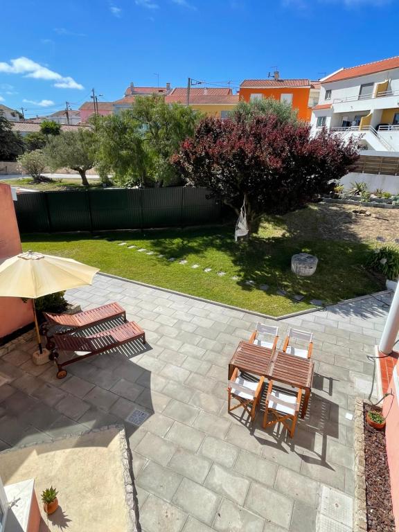 Sunny Villa Minutes from the Beach photo 2