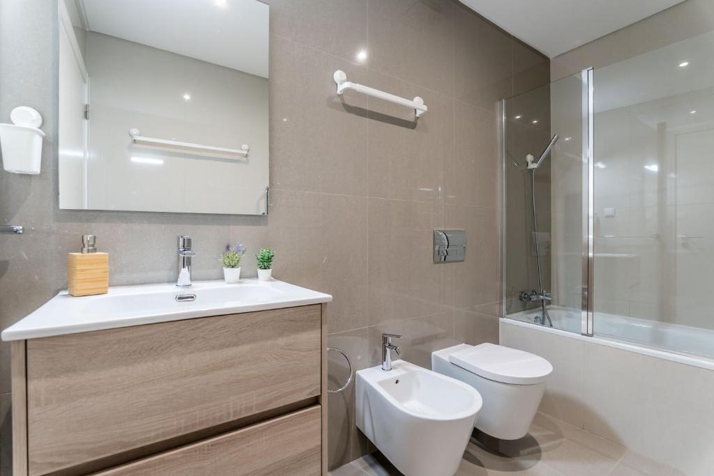 Emerson Plaza stunning 2 bedroom apartment with sea view photo 3