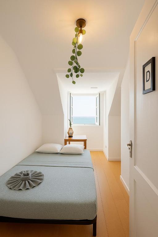 Santos Apartment in Central Lisbon with River View photo 2