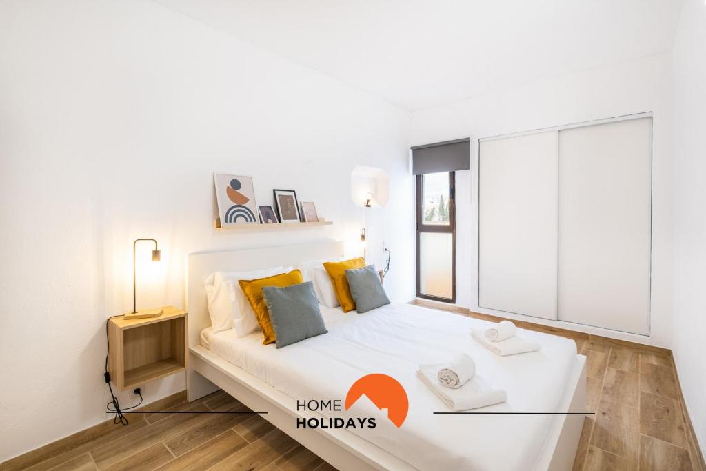 #0111BR Central Flat Cozy & Practical photo 2