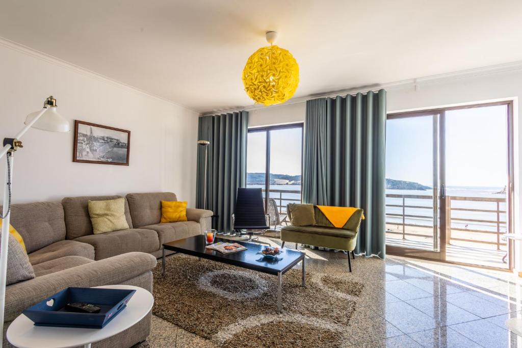 Beachfront 3bdr apt on Marginal Boulevard photo 2
