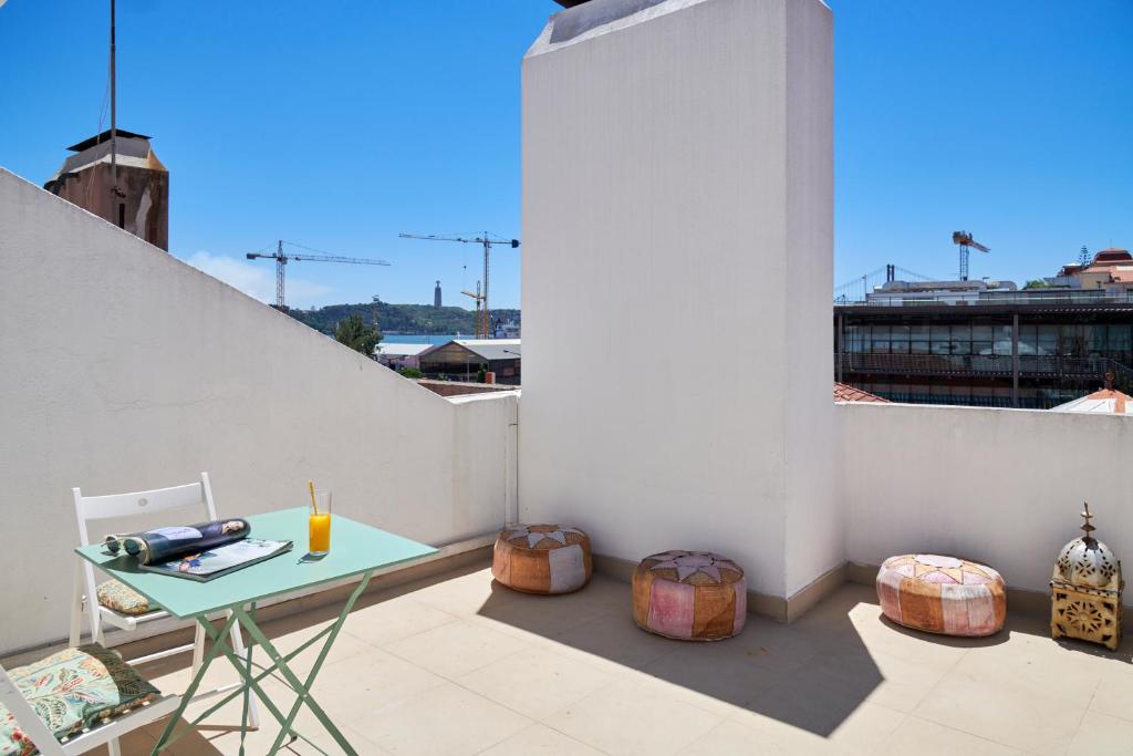 Sunny Apartment with Terrace.River view! — photo 1