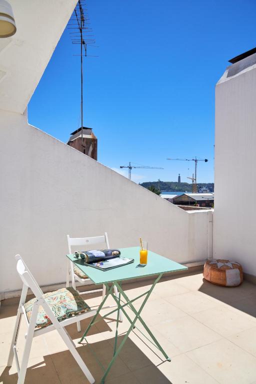 Sunny Apartment with Terrace.River view! photo 3