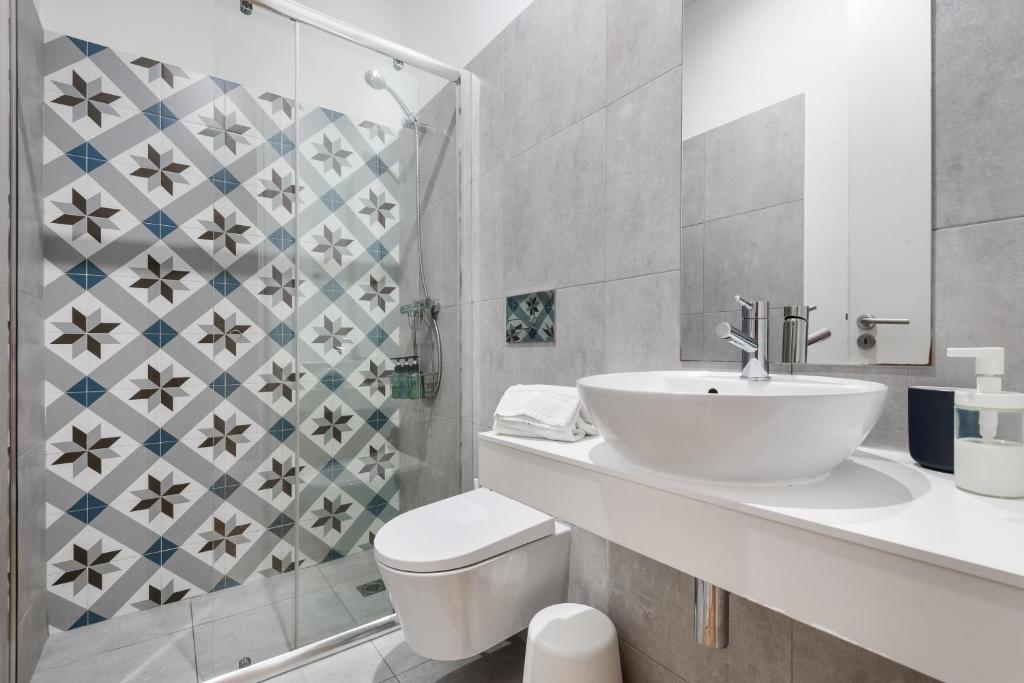 Spacious Duplex in Porto's Downtown • A/C photo 3
