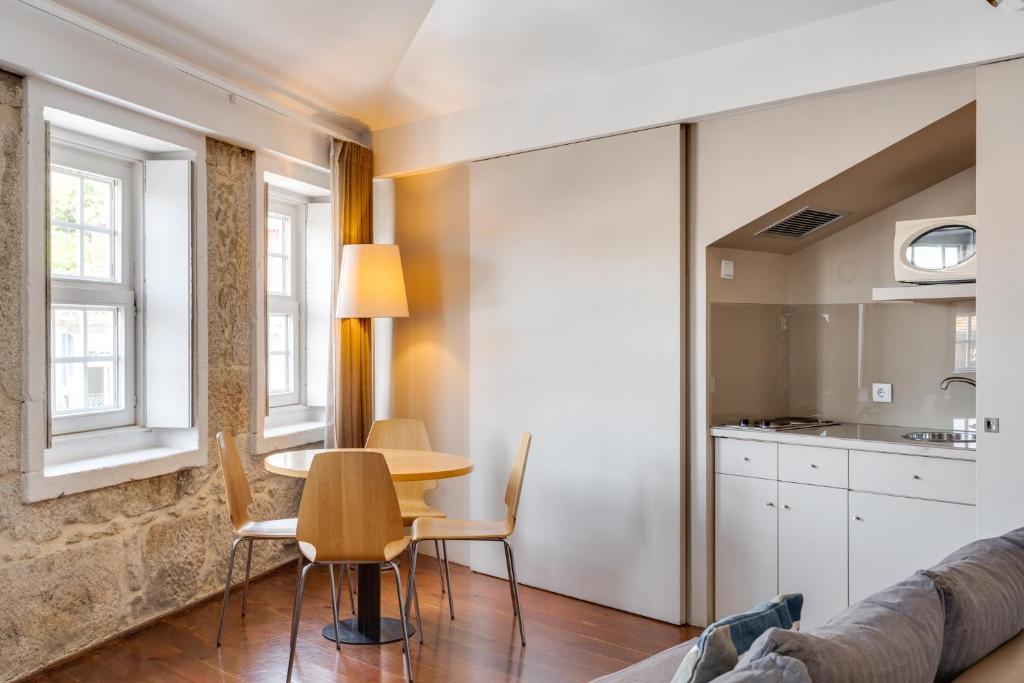 Traça Apartments by DA'HOME photo 3