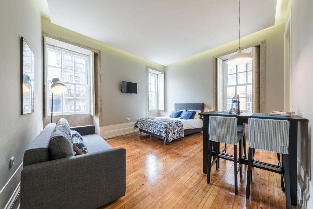 GuestReady - Chic retreat in the heart of Porto — photo 1