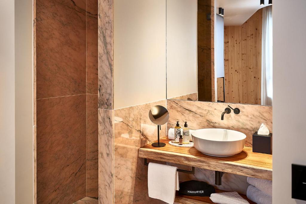 The Log Porto Hotel by Piamonte Hotels photo 3