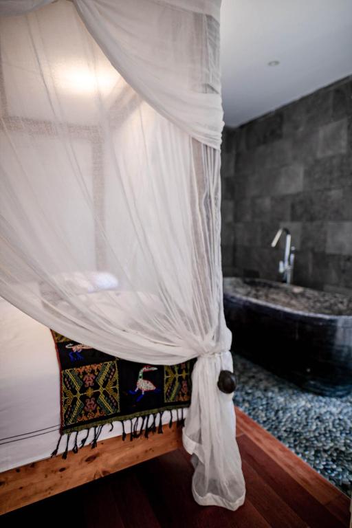 Surfers Lodge Peniche photo 3