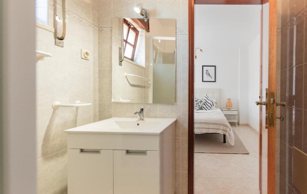 Zambujeira do Mar 4-Bed House Perfect for Families & Friends photo 3