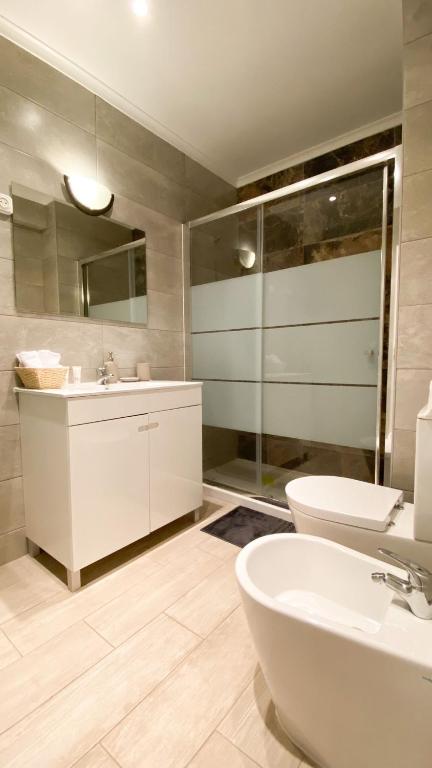Spacious 1-Bedroom Apartment with Pool near Vilamoura Marina photo 3
