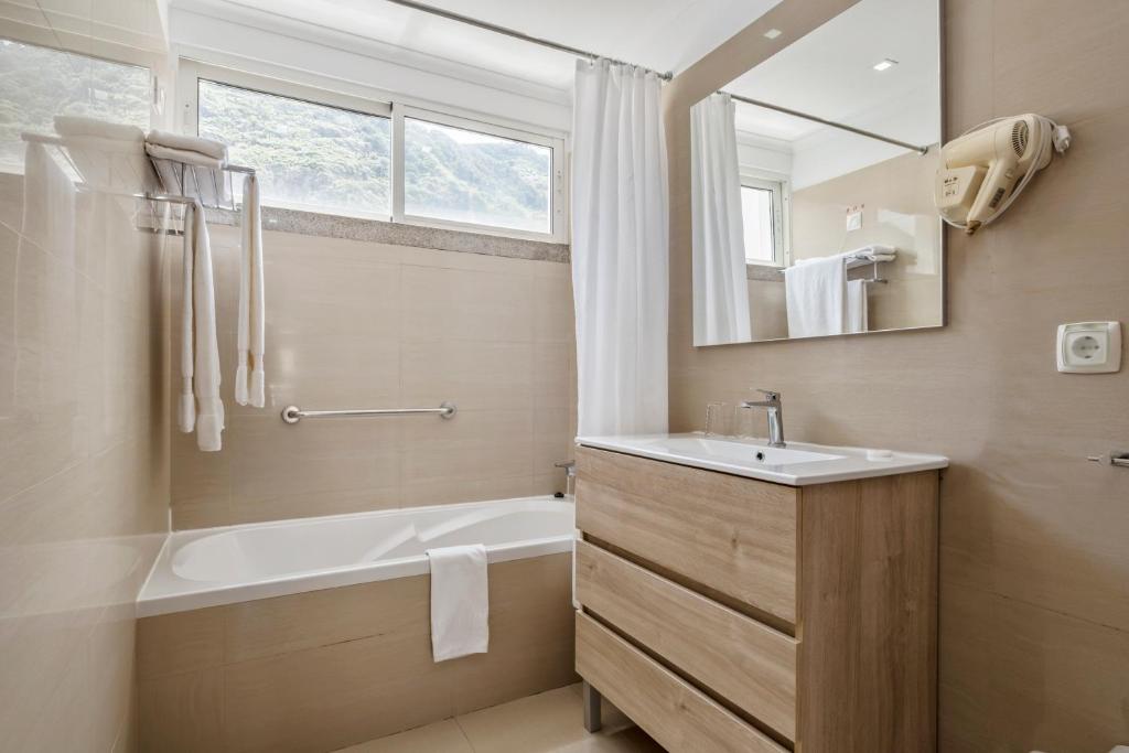 White Waters Hotel photo 3