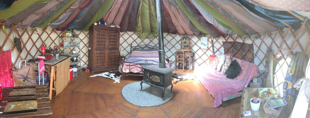 Star Gazing Luxury Yurt above beautiful RIVER photo 3